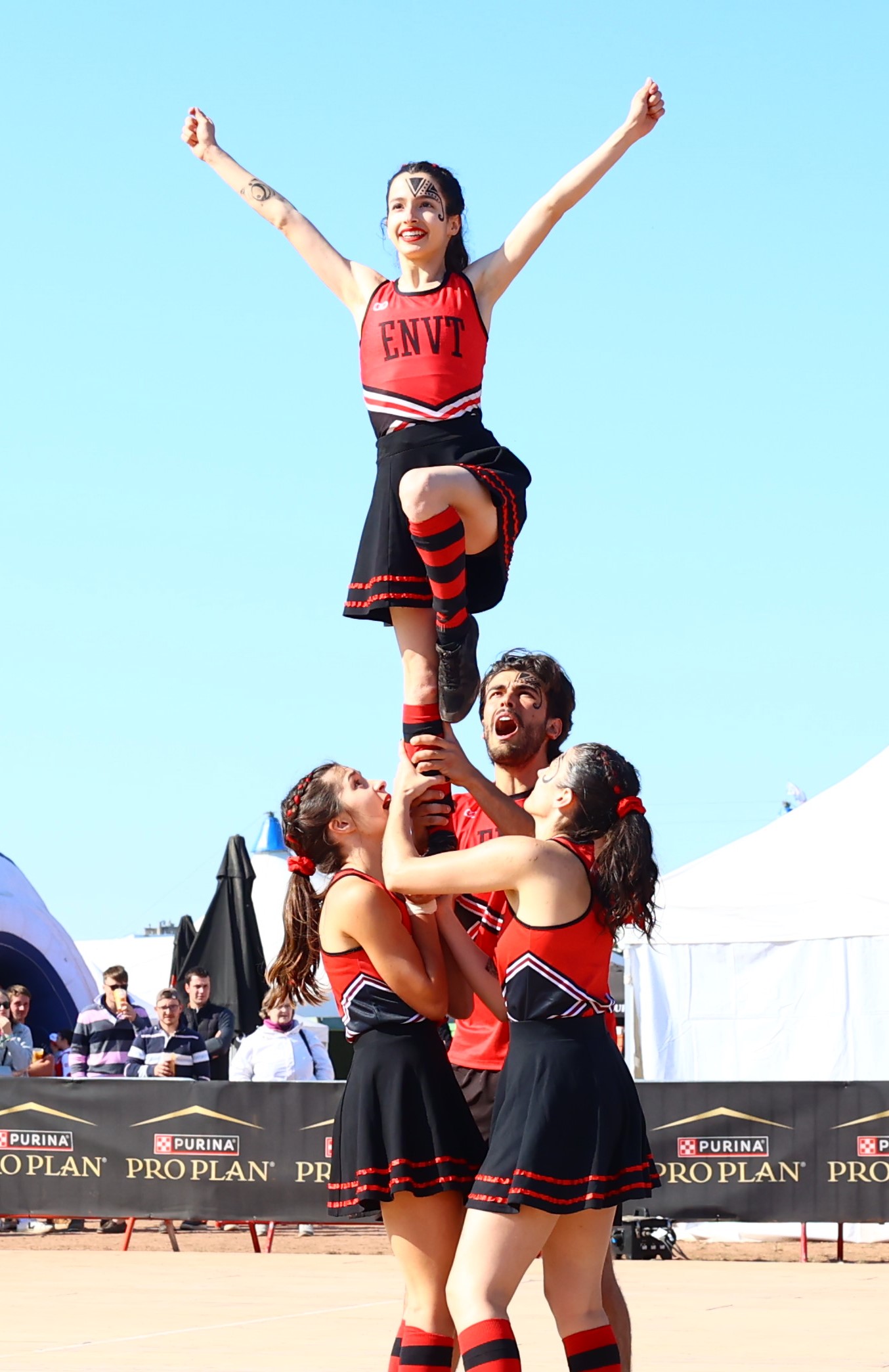 Une grande vitrine du rugby où s'invitent aussi les pompoms !