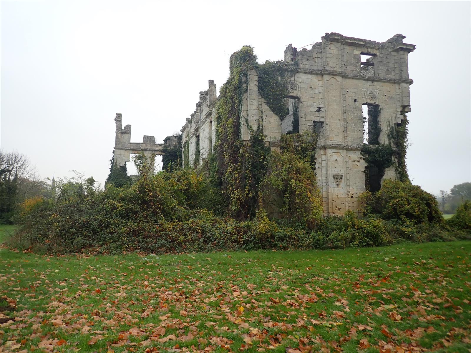 Ruines château Plessis de Roye (3)