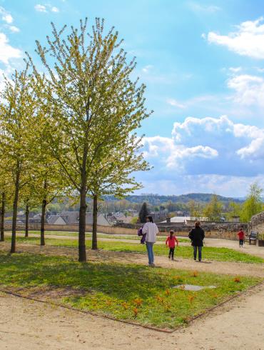 SAINT_LEU_D_ESSERENT-Jardin_Abbatiale