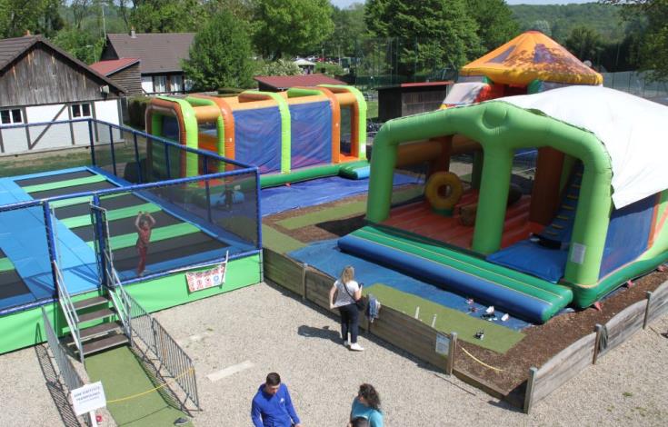 Structures gonflables et trampolines