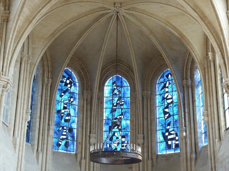 Vitraux de Mirô chapelle St Frambourg