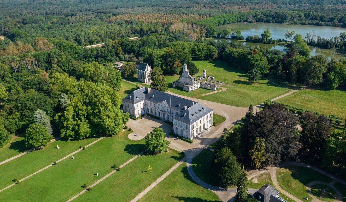 Vue-aerienne-©Domaine-de-Chaalis-INT-1200x700