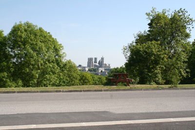 Vue vers cathédrale 1 rue du Maréchal Juin < Laon < Aisne < Picardie