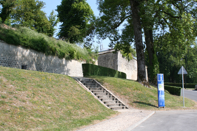 Vue vers remparts 1 Promenade de la Couloire < Laon < Aisne < Picardie