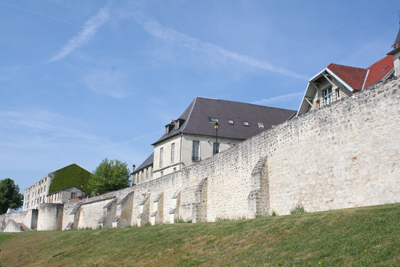 Vue vers remparts 2 Promenade de la Couloire < Laon < Aisne < Picardie