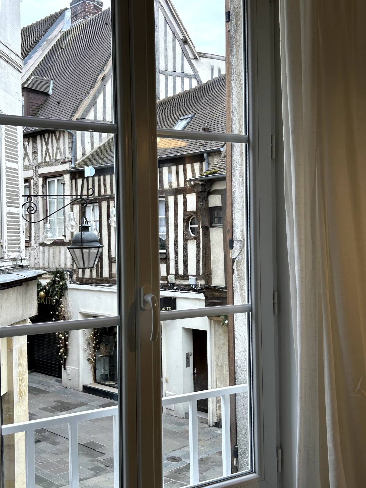 Le Petit Paris_Airbnb