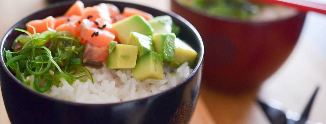 aperitif-dinatoire-japonais-degustation-de-sake-et-mets-traditionnels-japonais