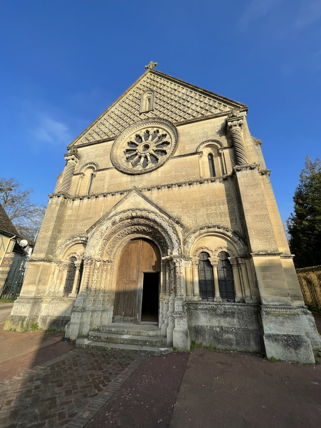 église_Trie-Chateau