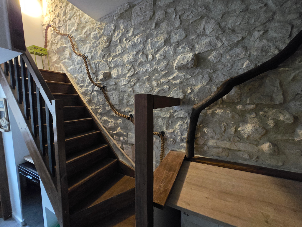 escalier gîte ma campagne aisne chassemy