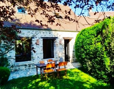 gite-chezcilia-accueil-senlis-chantilly-jardin-parking