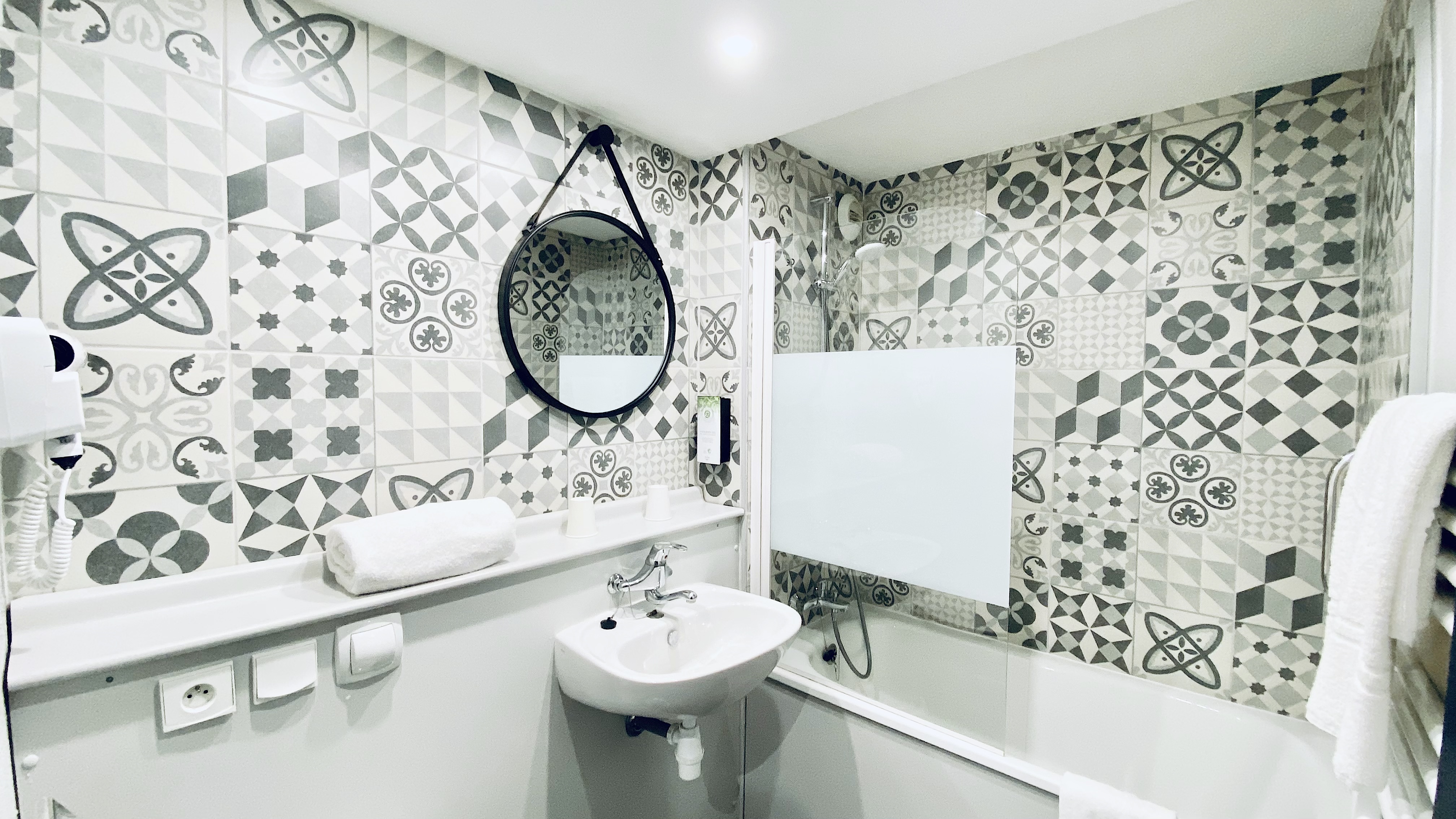 Hôtel Kyriad Direct SDB < Laon < Aisne < Picardie