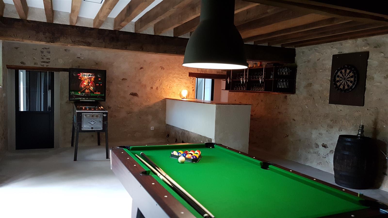 Bar, salle de billard